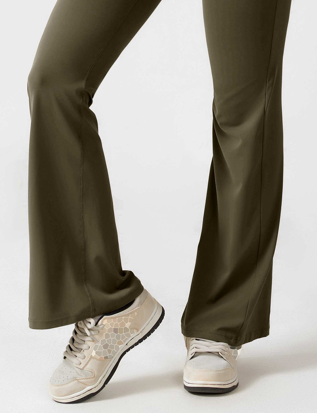 V-Rücken Auslaufender Jumpsuit