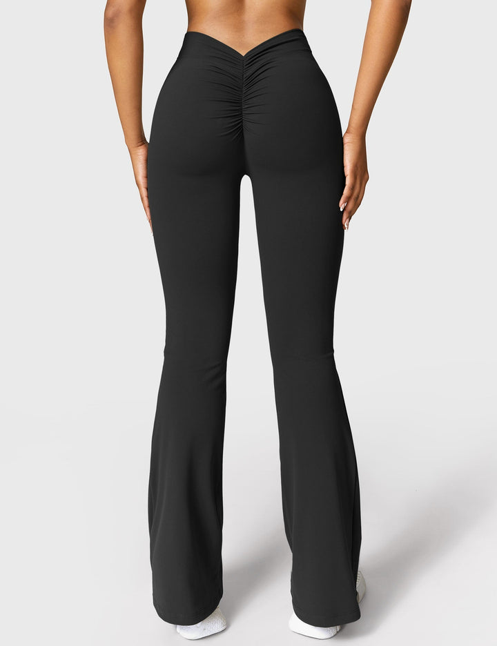 Ausgestellte Leggings mit V-Ausschnitt