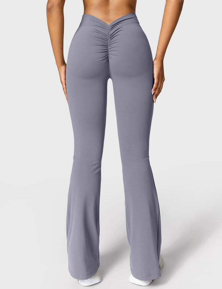 Ausgestellte Leggings mit V-Ausschnitt