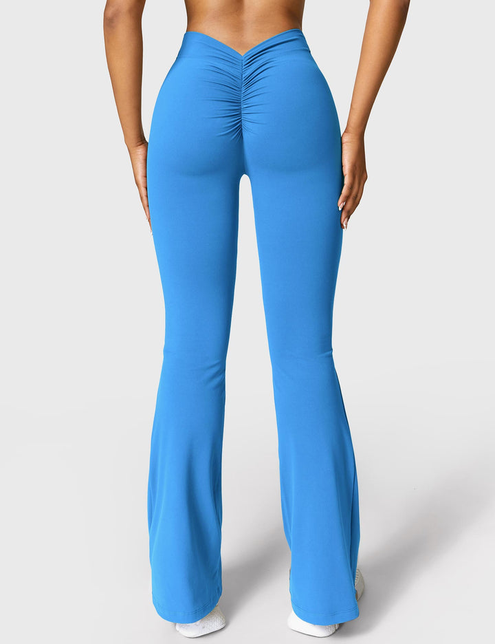 Ausgestellte Leggings mit V-Ausschnitt
