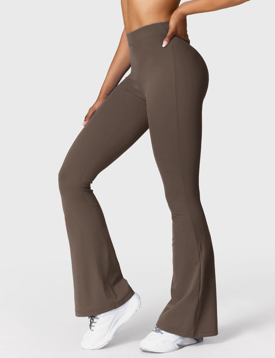 Ausgestellte Leggings mit V-Ausschnitt - Arvani