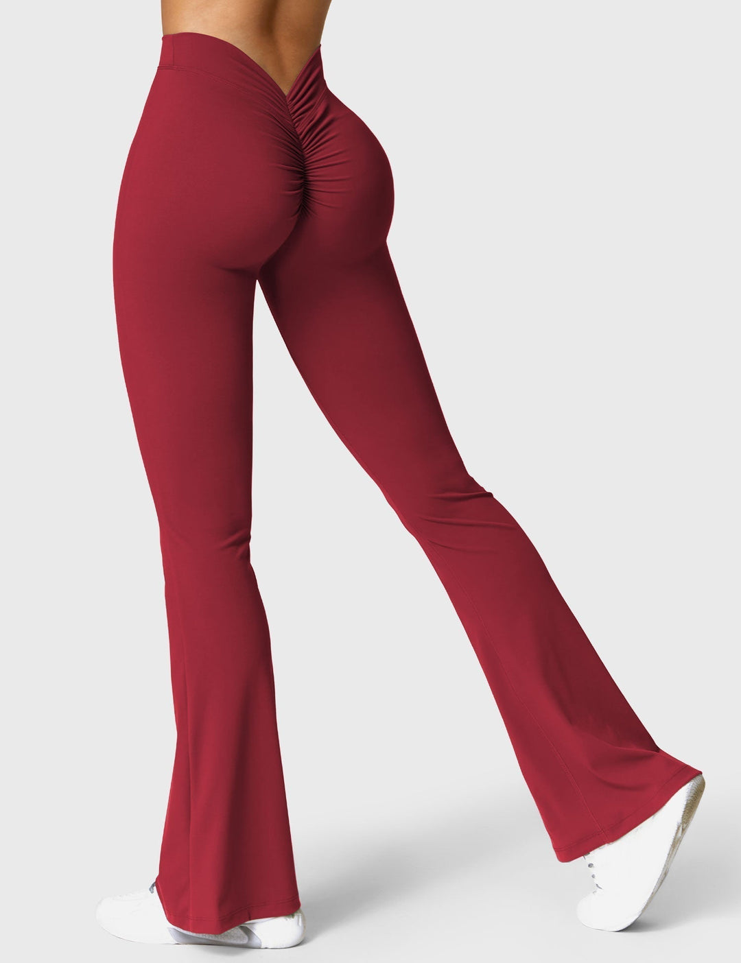 Ausgestellte Leggings mit V-Ausschnitt