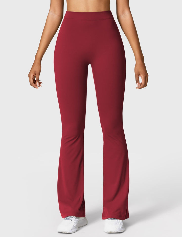 Ausgestellte Leggings mit V-Ausschnitt