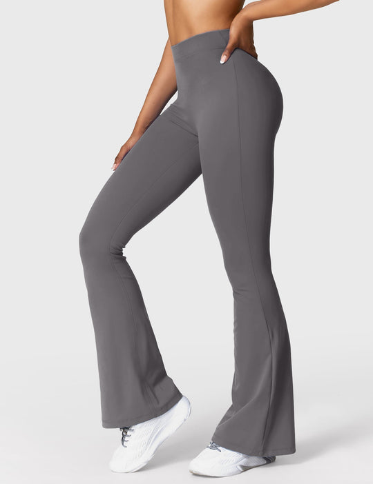 Ausgestellte Leggings mit V-Ausschnitt - Arvani