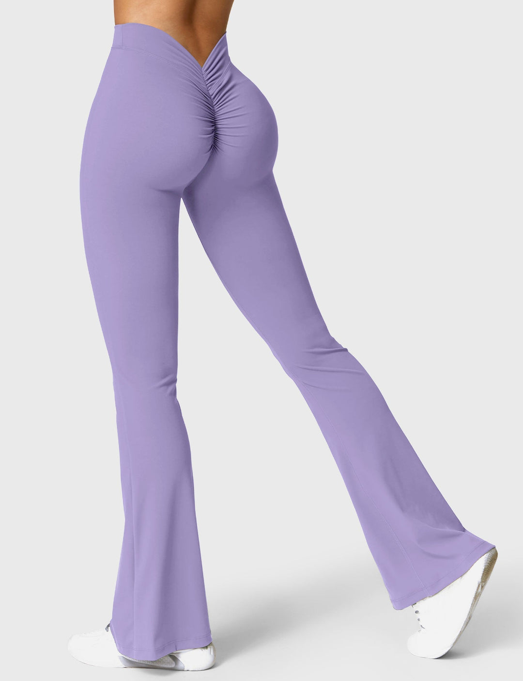Ausgestellte Leggings mit V-Ausschnitt