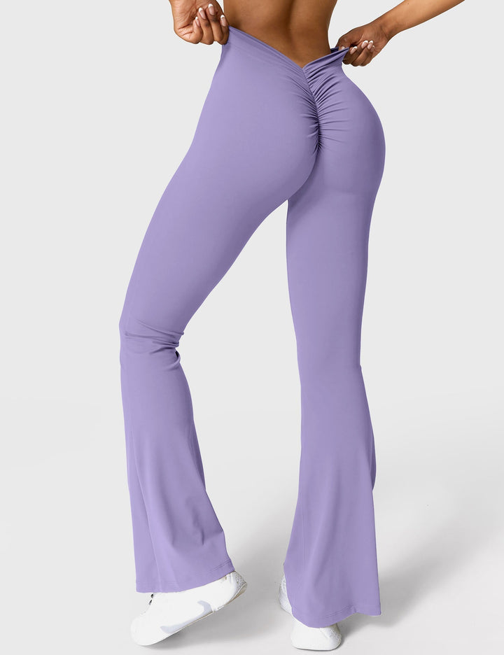 Ausgestellte Leggings mit V-Ausschnitt