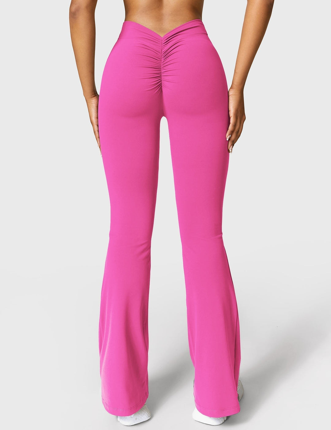 Ausgestellte Leggings mit V-Ausschnitt
